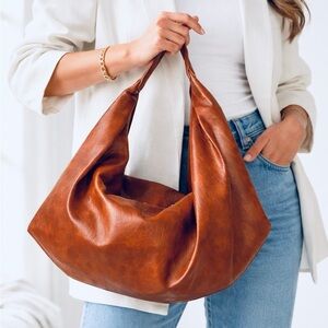 Women’s Slouchy Hobo Bag in Cognac Brown
